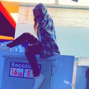 Meet your Posher, Lee